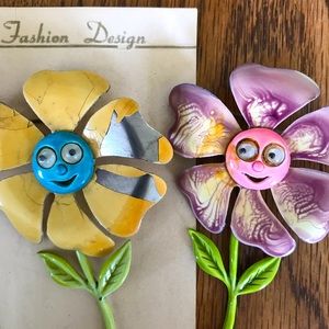 Vintage Googley Eyed Flower Pins